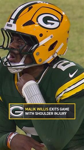 Willis was checked out after showing pain in his right shoulder but has rejoined the Packers sideline 👀 #nfl #football #packers #malikwillis