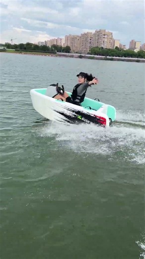 RUSH WAVE BOAT，The boat is so fun#rushwave #Surfing #kartboat #rushwaveboat