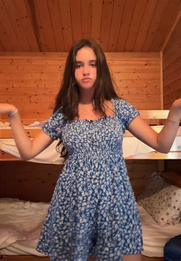 Just dancing😭 #dance#reels#cringe#beauty