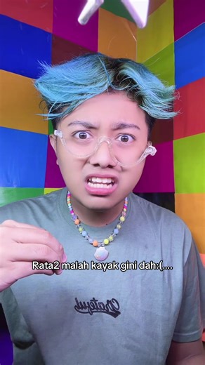 Gaya nya juga kayak niat menggoda gitu astaga😭