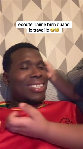 L'achat des bonbons : Moments de conversation entre amis