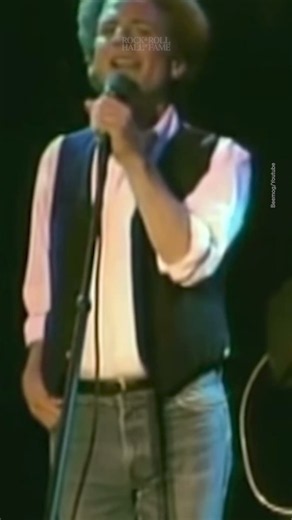 Simon & Garfunkel Perform “The Sound of Silence” in Central Park (1981)