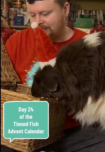 Merry Christmas Eve! Day 24 of the Tinned Fish Advent Calendar. Espinaler Spider Crab from @The Tinned Fish Market @King Arthur 👑🐻 #tinnedfish #tinnedfishreview #adventcalendar