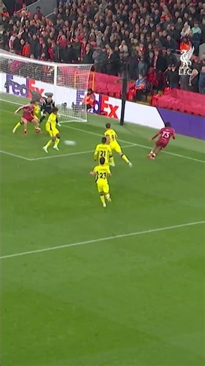 Brilliant work from Rio to set up Macca 👏