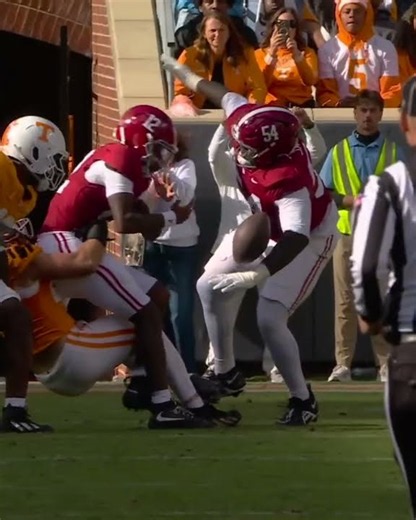 Jeremiah Telander Strip Sack of Keelon Russell | Alabama vs. Tennessee | 2026 SEC Football
