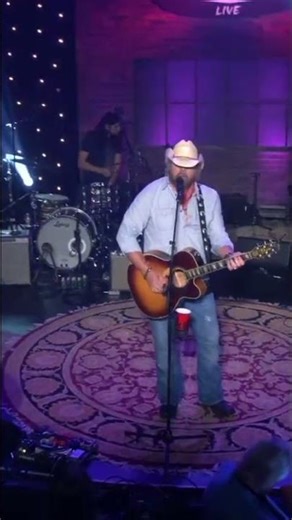 Toby Keith with "Drinking Wine Spo-Dee-O-Dee" from the Skyville Live's tribute to Jerry Lee Lewis