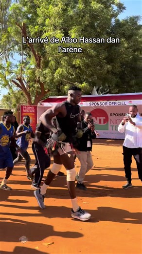 L’arrivé de Aïbo Hassan dan l’arène