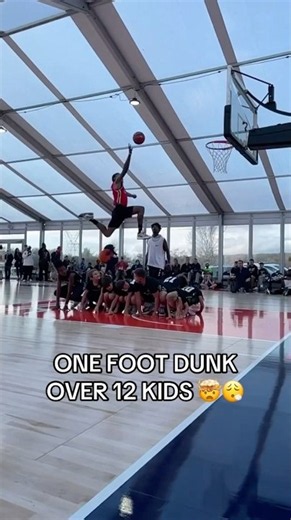 Jordan ‘1 Foot God’ Southerland’s ready to put on a show in @dunkmanofficial 👀🔥