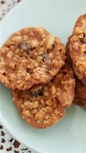Crispy Oatmeal Raisin Cookies