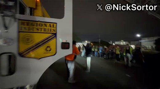 🚨 HOLY CRAP! A garbage truck driver absolutely LOST IT on anti-ICE rioters in Newark for BLOCKING him from driving down the road“I’VE GOT KIDS! If I hit ya’ll, I GO TO JAIL!”Then the rioters started FIGHTING each other in front of the truckWe’re dealing with some HORRIBLE people out here.