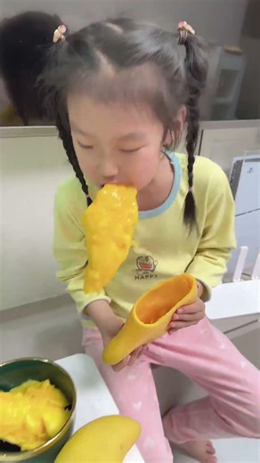 Girl, what's the reason for your action? Have you lost your shoes or something?