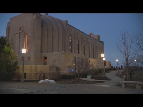 Students, staff gather for vigil for Loyola freshman killed in apparent random attack along lakefron