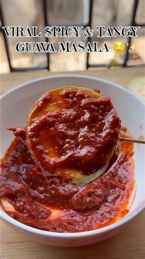 Viral Spicy & Tangy Guava Masala Recipe 🤤🌶️ | Street Style Amrood Masala🤤🌶️ #viral #ytshorts