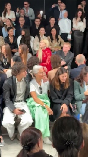A first look at the runway as Ermanno Scervino opens his SS2027 show in Milan. #milan #hayhay