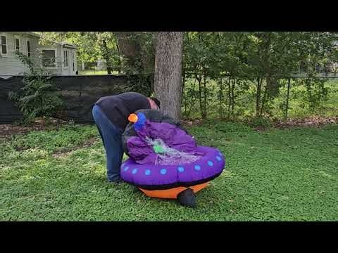 Should You Buy This Alien Halloween Inflatable Decoration?
