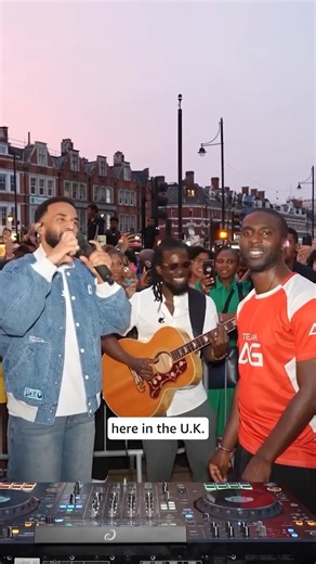 Looking back on the journey of ‘Born to Do It’ 25 years on still blows my mind. The impact the album had, I’m forever grateful 🙏🏽✨ It showed the world that a young guy from Southampton could create music that blended R&B and garage in a way that felt true 🎧 There were so many incredible moments from that era, but one that will always stay with me is performing at the House of Blues with Jennifer Lopez, Missy Elliot, Beyonce, Stevie Wonder and the late legend Quincy Jones in the audience watch