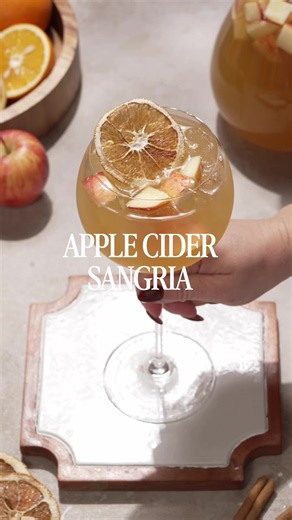 Apple Cider Sangria Recipe — Easy Fall Sangria (Thanksgiving Ready)