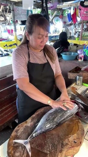 4 Kilos of Fresh Tulingan Cutting | Satisfying Fish Market Skills