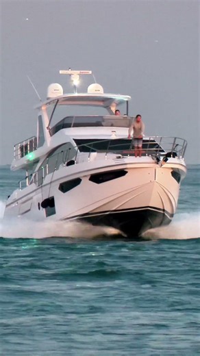 Azimut yacht at Haulover Inlet. 💪😎