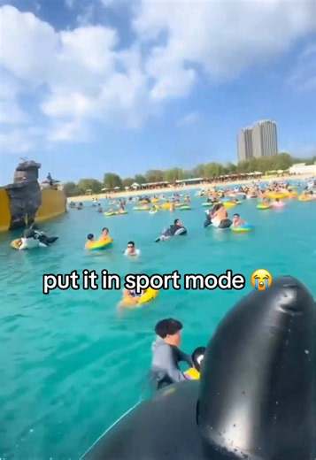 Nobody was safe 😂😂 (mw10.01/IG) #wavepool #water #waterpark #funny #fail