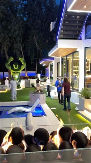 What’s happening? #SexyForSummer