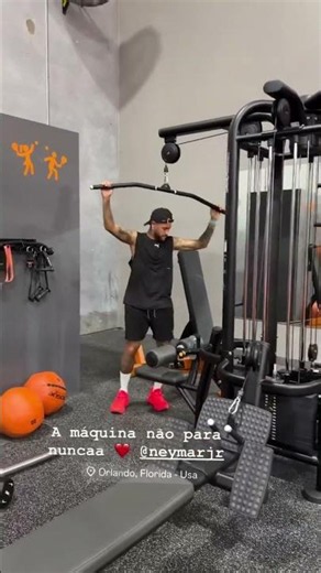O NEYMAR TÁ SE MANTENDO EM FORMA NAS FÉRIAS! 💪🏋🏾 #shorts