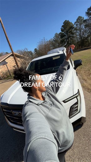 Mamas… the GMC Yukon AT4 Ultimate is family-approved ✔️ I had the opportunity to drive this SUV for a week, and even as someone who’s loyal to what I normally drive, I truly didn’t expect to fall in love the way I did. This Yukon is powerful, luxurious, and built for real life with kids. A few of my favorite features: • Remote Start (a non-negotiable) • 360° Camera for stress-free parking • Spacious 3-row interior with room for everyone • Massive Center Touchscreen Heads-Up Display • Panoramic S