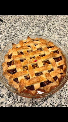 Easy Apple Pie From Scratch: A Simple Baking Recipe