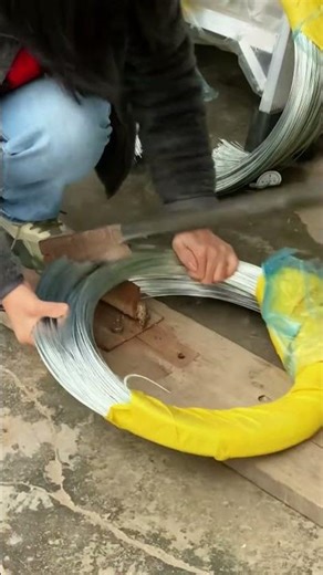 The cutting process of iron wire strapping- Good tools and machinery make work easy