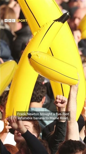 WHY DO MAN CITY FANS HAVE INFLATABLE BANANAS? 🍌