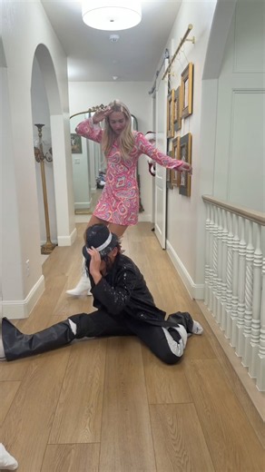 What is happening 😂@PaisLee Nelson @Luke⭐️ #notenoughnelsons #nenfam #viral #halloween