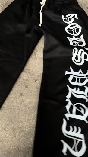 Shop Vintage Clothing: Get Rich and Disappear Style