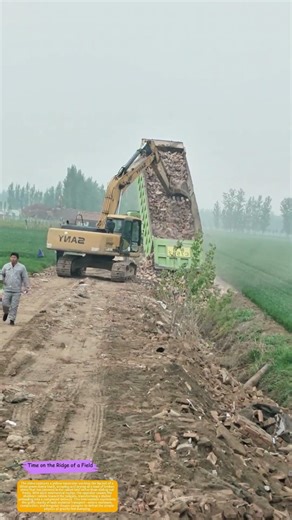 How an Excavator Scrapes a Dump Truck Clean When Gravity Fails