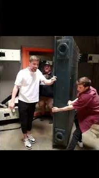 $1 Bunker vs $1M Bunker Mr.Beast
