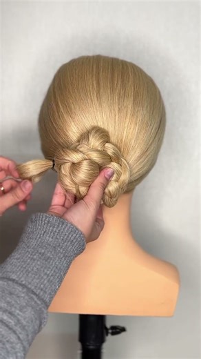 A Simple Hairstyle For Everyday