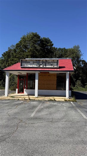 The Forgotten Huddle House in Gainesville, GA: An Abandoned Gem