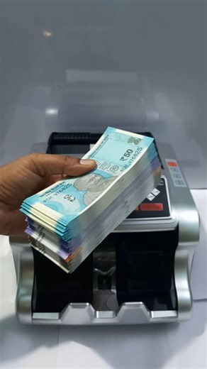 Counting Mixed Indian Currency Notes Of 50 And 200 Rupees Using Automatic Note Counting Machine 💵🔢