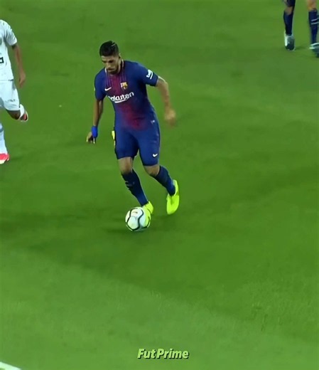 Luis Suárez skills compilation — Barcelona highlights