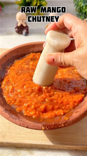 This raw mango chutney will upgrade every meal instantly 🥭🔥 #ytshorts #mango #chutney #tasty