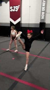 She Held The Handstand Forever! 😱🔥 #Cheer #Flexibility #Strength