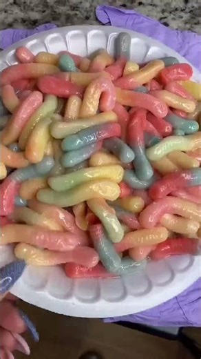 BLEACH VS SOUR WORMS #bleach #hotdogs #24hourchallenge #fyp #scienceexperiments