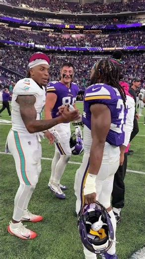 Aaron Jones Sr. after Vikings Win over Dolphins 👊