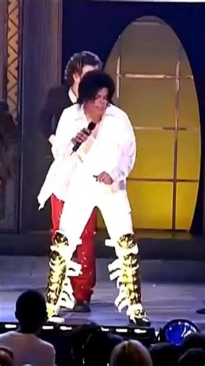 Michael Jackson y Nsync Dancing Machine 2001.