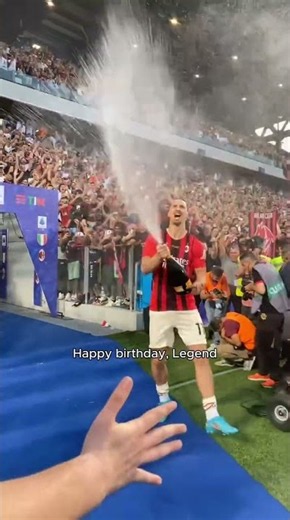 Happy birthday Zlatan 🎂❤️🖤 #acmilan #seriea #ibrahimovic