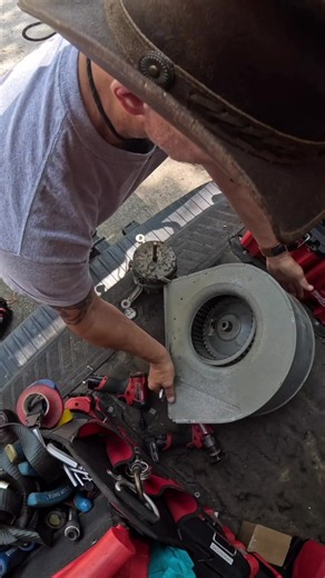 Blower Motor Replacement #hvac #hvacguy #airconditioning #airconditioner #albanyga @ACiQ @Milwaukee Tool @Yessi @OnemanHVAC @❌Blue Collar Talent Scouts❌ @Commercial Kitchen Chronicles