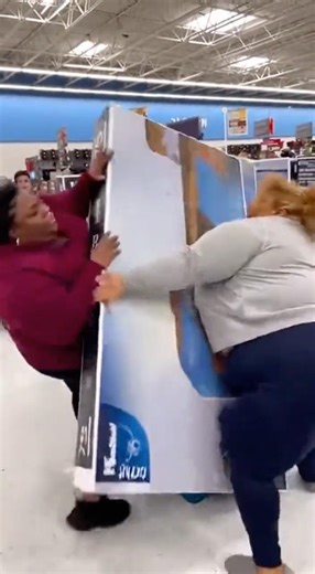 Women FIGHT over TV at WALMART