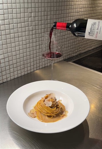 ASMR Mushroom Pasta #pasta #mushrooms #linguine Recipe link in bio. | ASMR