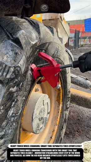 Heavy Truck Wheel Changing: Smart Tool Separates Tires Effortlessly #innovation #worktool #process