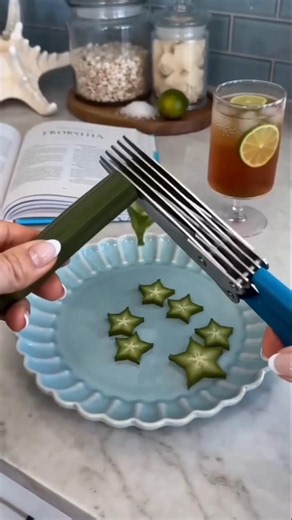 ✨ Five Blades, One Scissor! 🌿 The 5 Blade Herb Scissors Have a Unique Design 😮