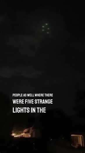 UFO UAP strange lights in the sky!!